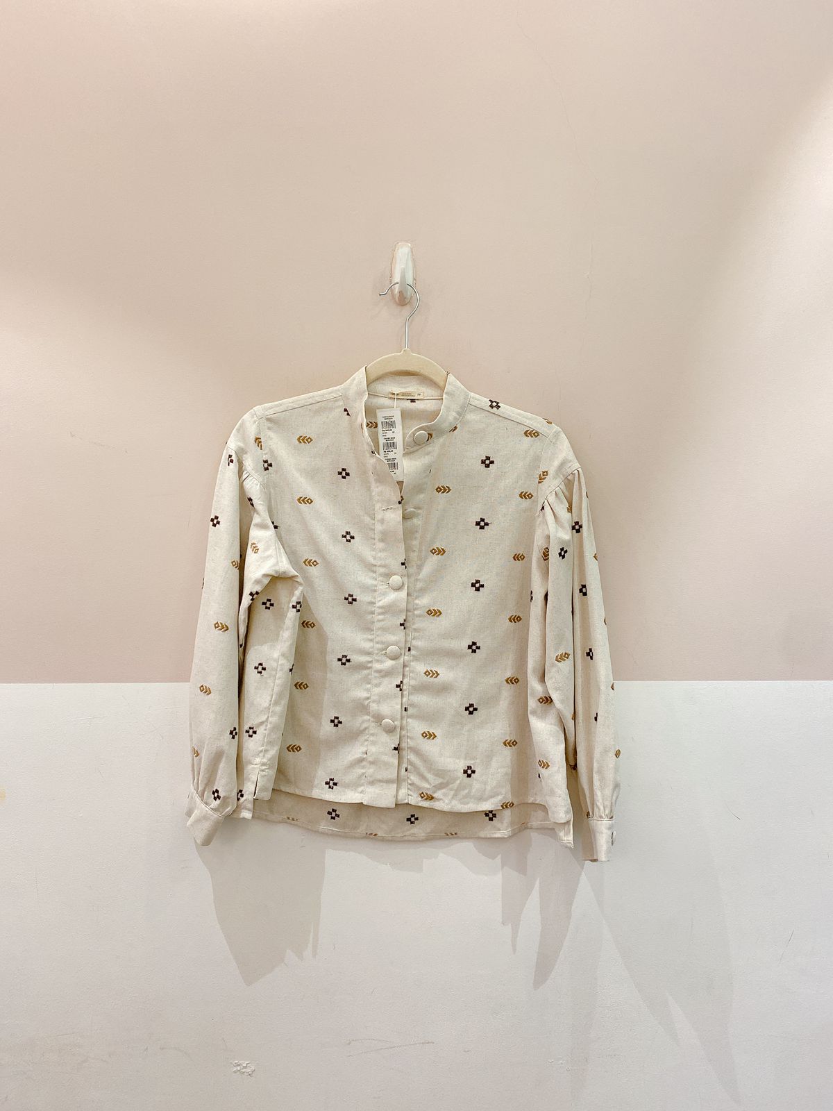 Camisa bege bordada Onni M - Imagem 2