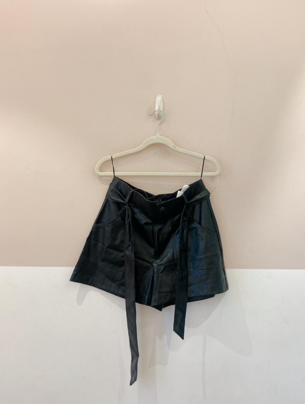 Short couro fake preto Zara M - Imagem 2