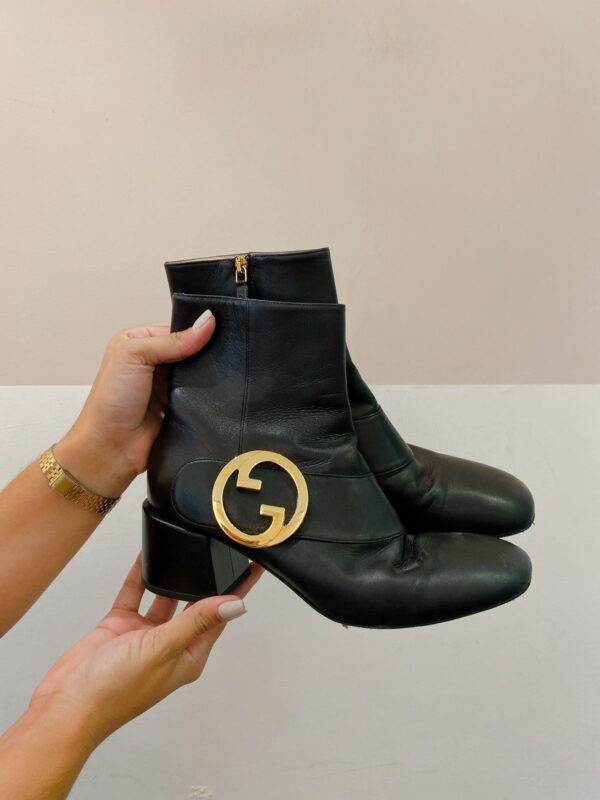 Bota preta cano curto Gucci 38