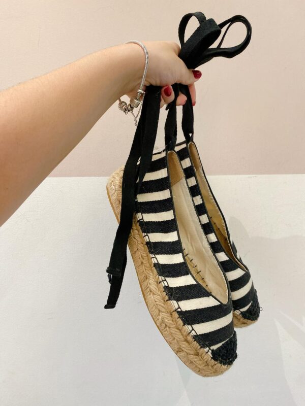 Espadrilhe listrada p&b Maria Filó 38 - Imagem 3