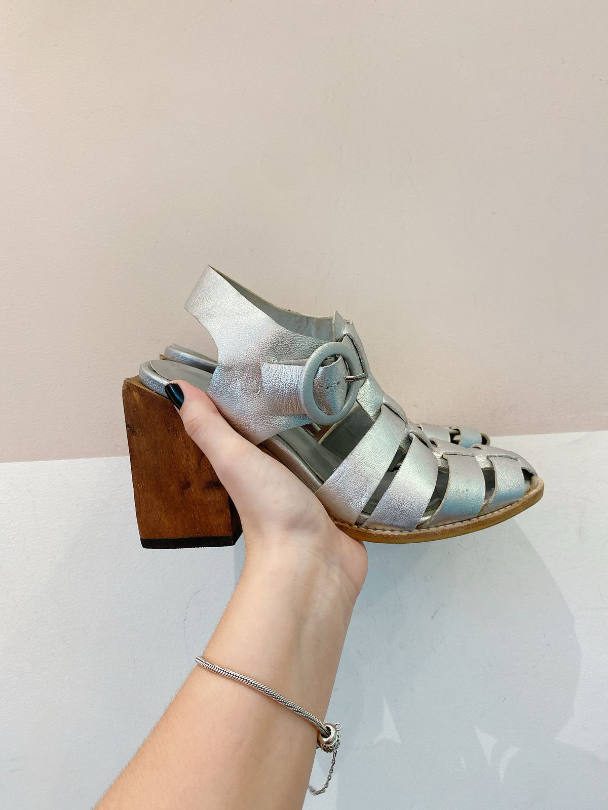 Sandália prata salto Manolita 34/35 - Imagem 4
