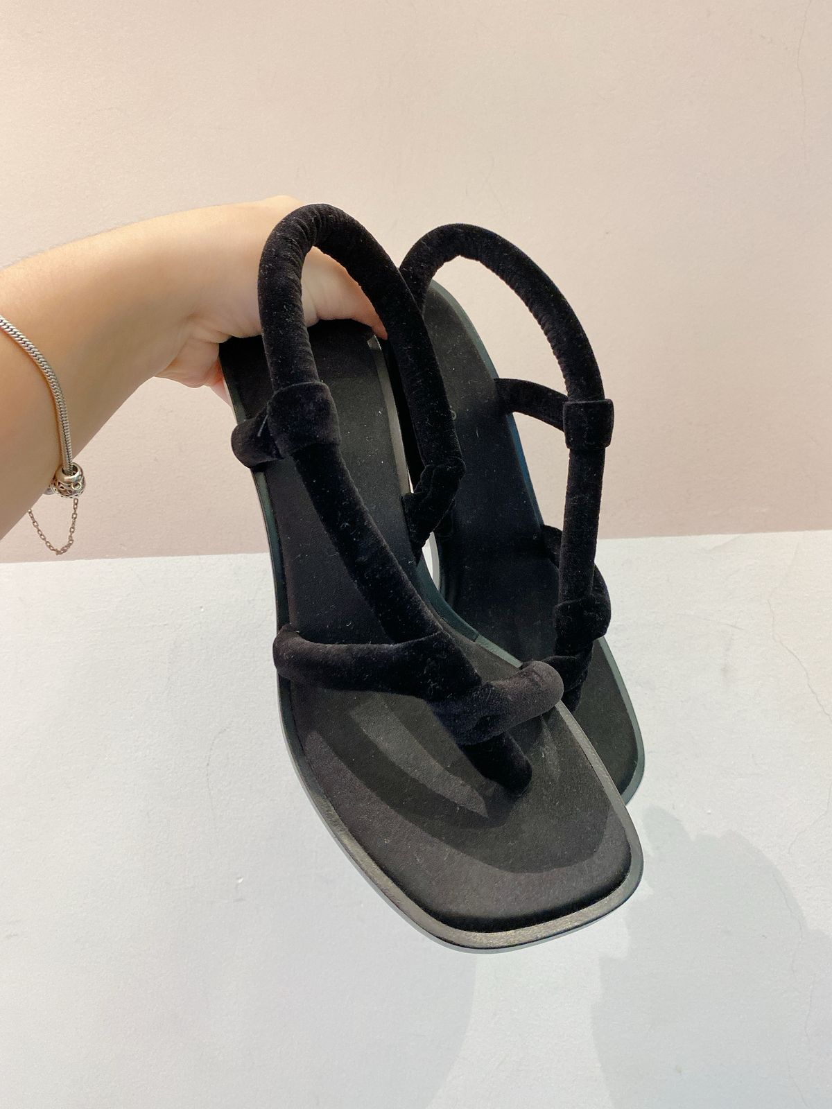 Sandália preta Ferragamo 37 - Imagem 4