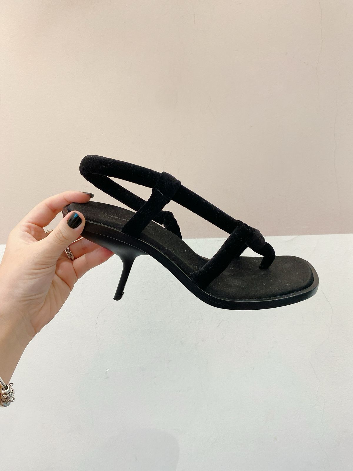 Sandália preta Ferragamo 37 - Imagem 6