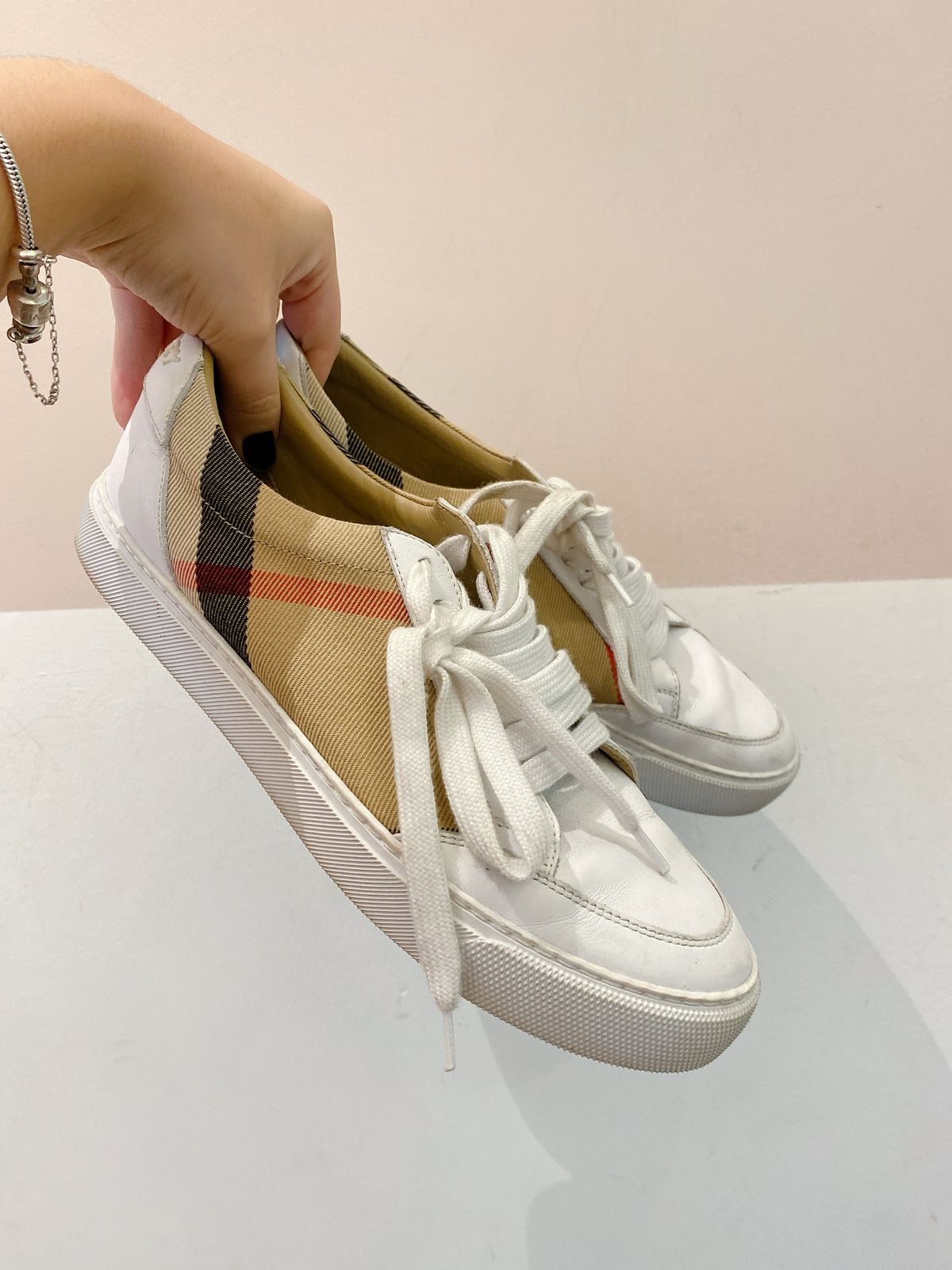 Tênis couro branco house Burberry 36 - Imagem 4