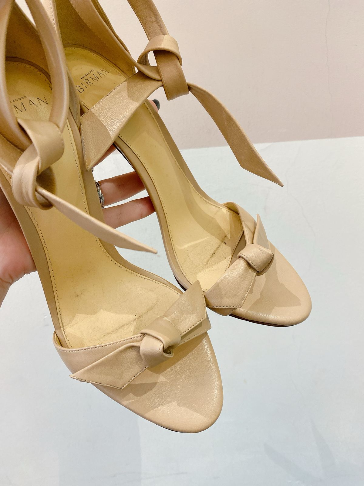Sandália salto bege lacinho Alexandre Birman 37 - Imagem 4