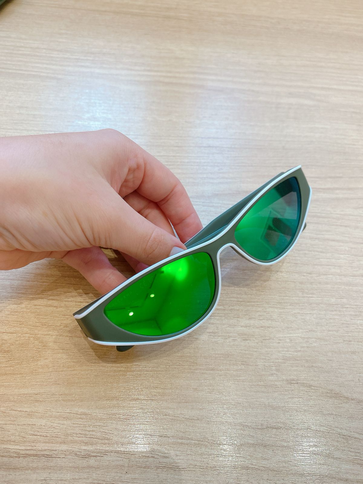 Óculos verde LongChamp - Imagem 4