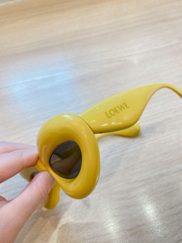 Óculos amarelo Loewe - Imagem 5