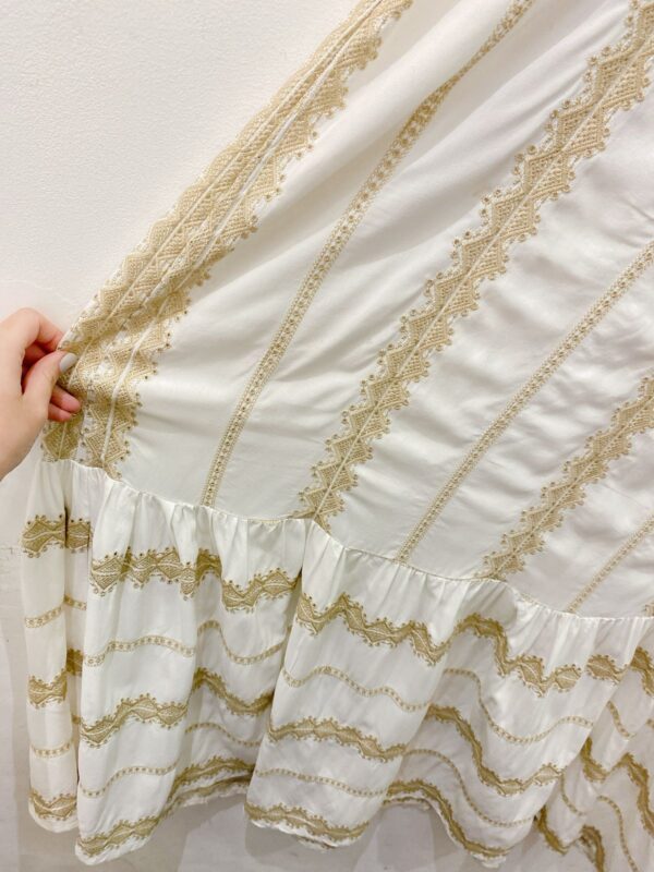 Vestido midi branco bordado Ideologic G - Imagem 7