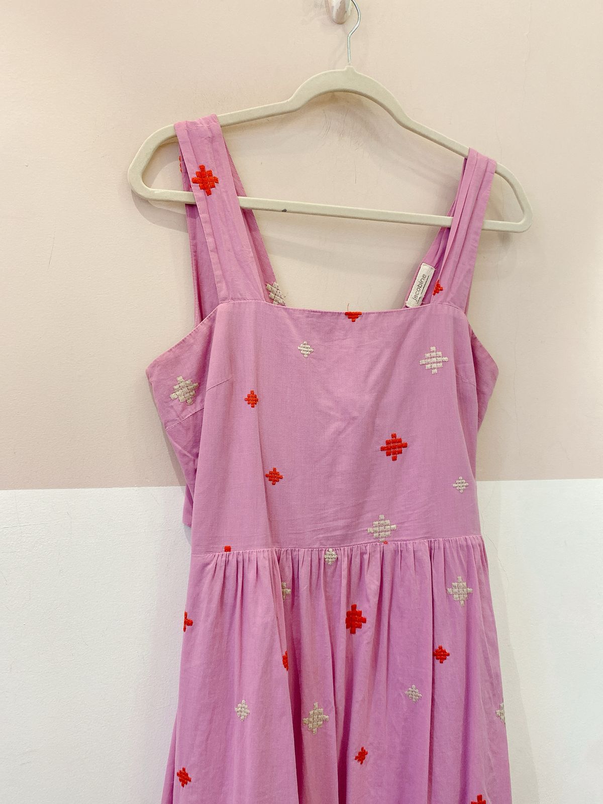 Vestido midi rosa bordado Jacobina M - Imagem 4