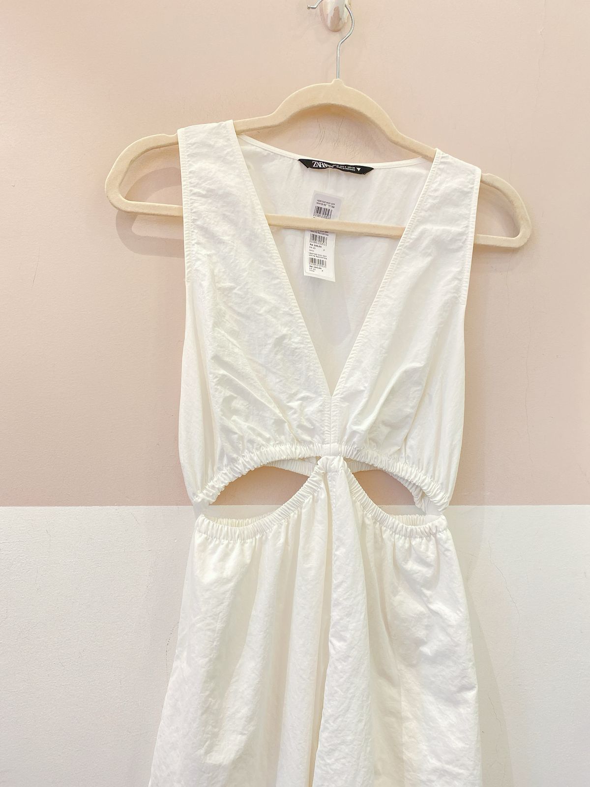 Vestido midi off white recortes Zara P - Imagem 4