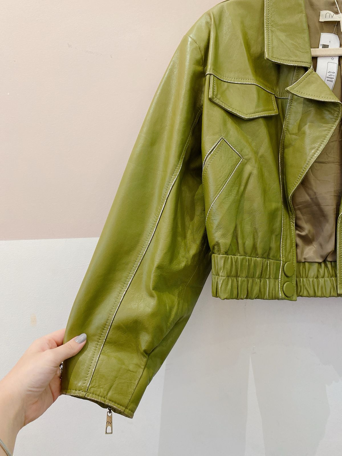 Jaqueta curta couro musgo BY NV M - Imagem 5