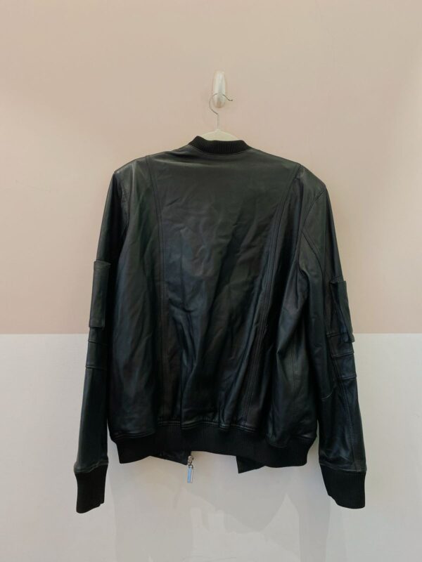 Jaqueta oversized couro preta Kor Collection 36 - Imagem 7