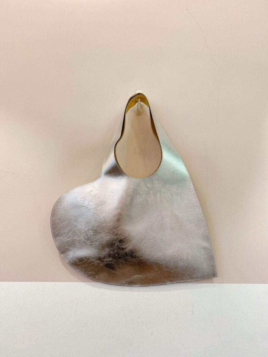 Bolsa metálica coração