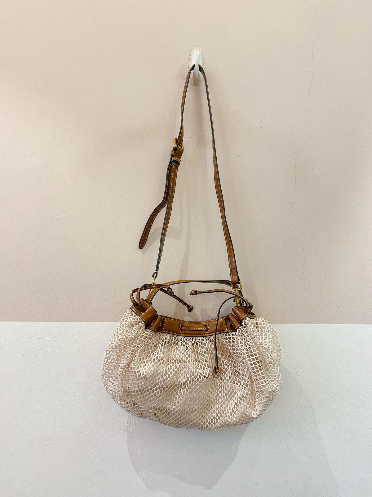 Bolsa rede off white marrom Zara