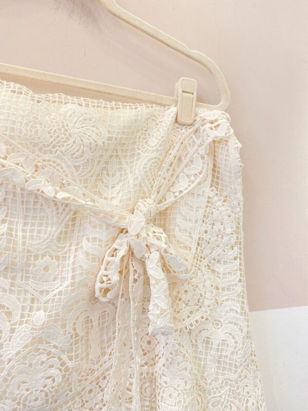 Short saia renda off white Farm G - Imagem 3