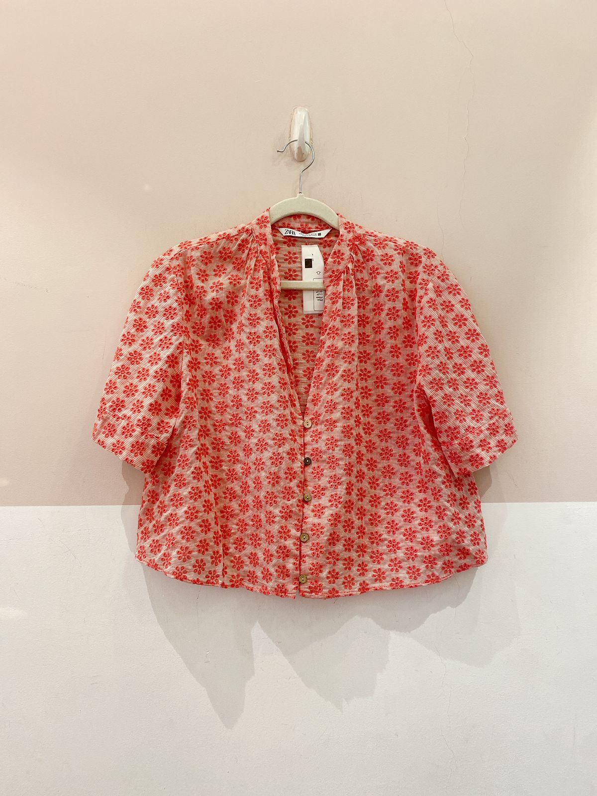 Blusa laise rosa flores Zara M - Imagem 2