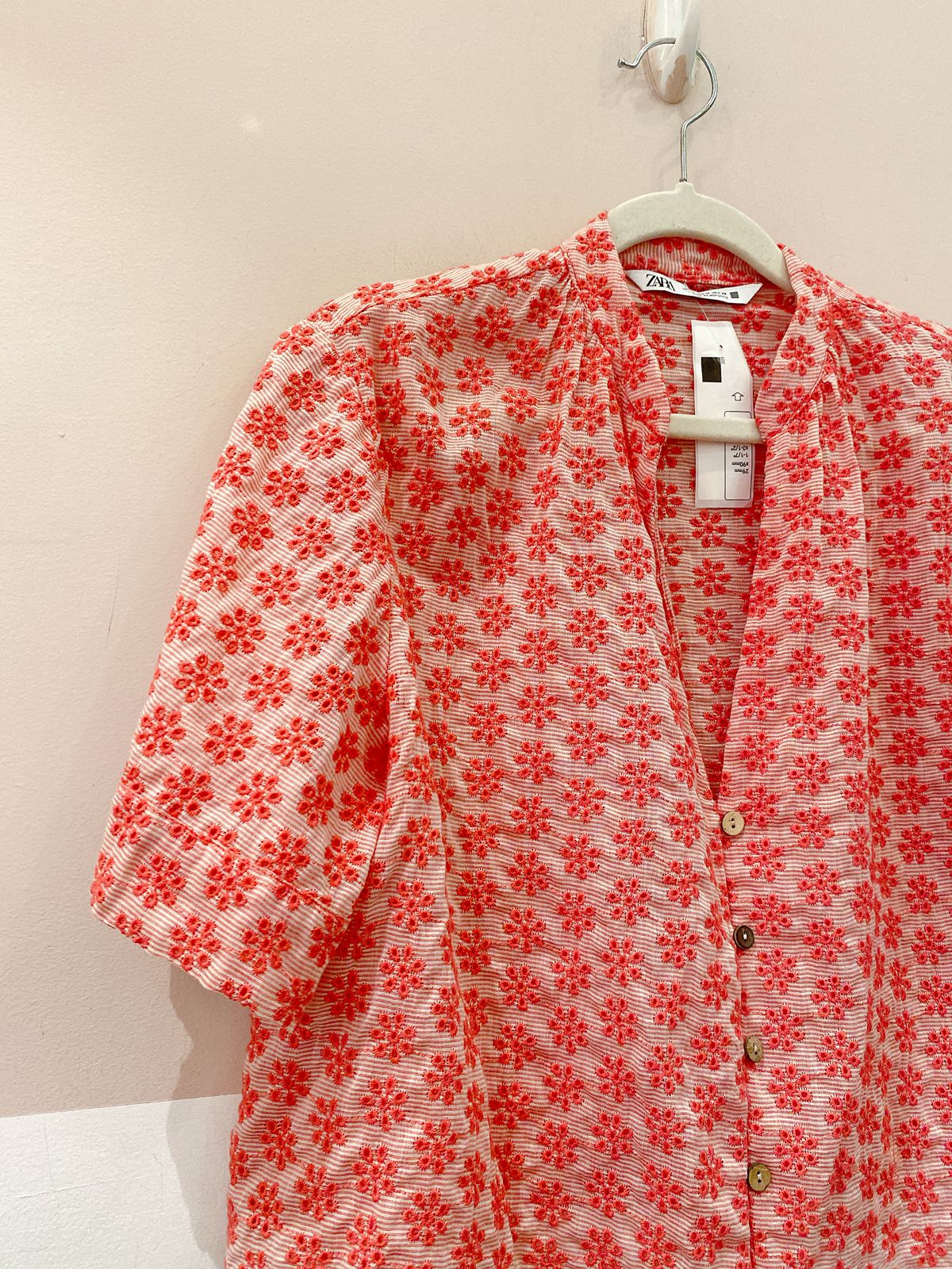Blusa laise rosa flores Zara M - Imagem 4
