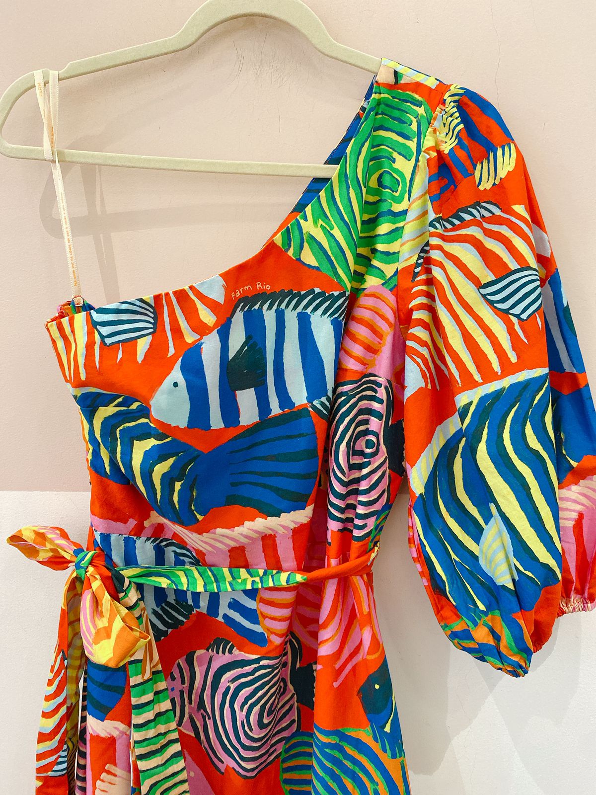 Vestido colorido peixes ombro só Farm GG - Imagem 4