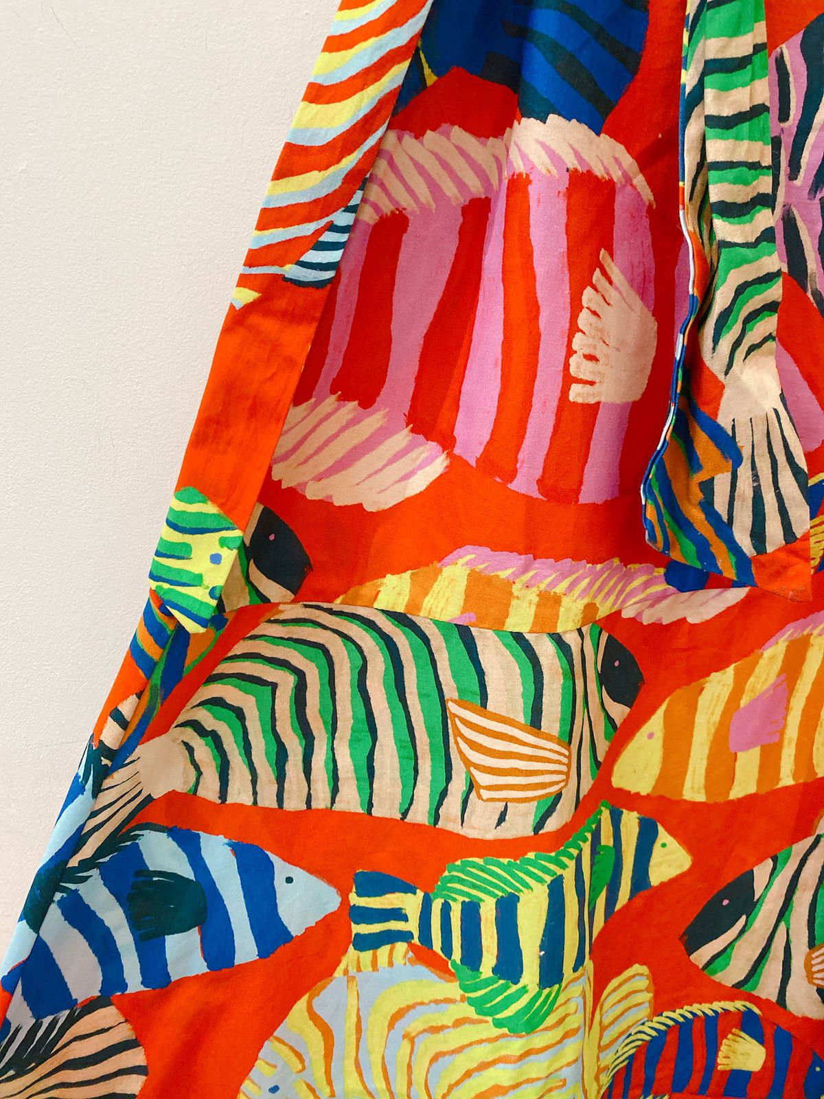 Vestido colorido peixes ombro só Farm GG - Imagem 6