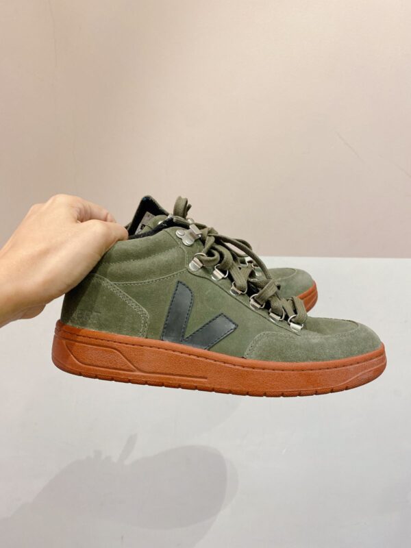 Tênis cano alto verde suede Vert 35 - Imagem 3