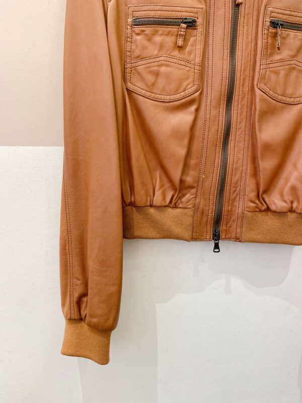 Jaqueta caramelo couro Armani Jeans P - Imagem 5