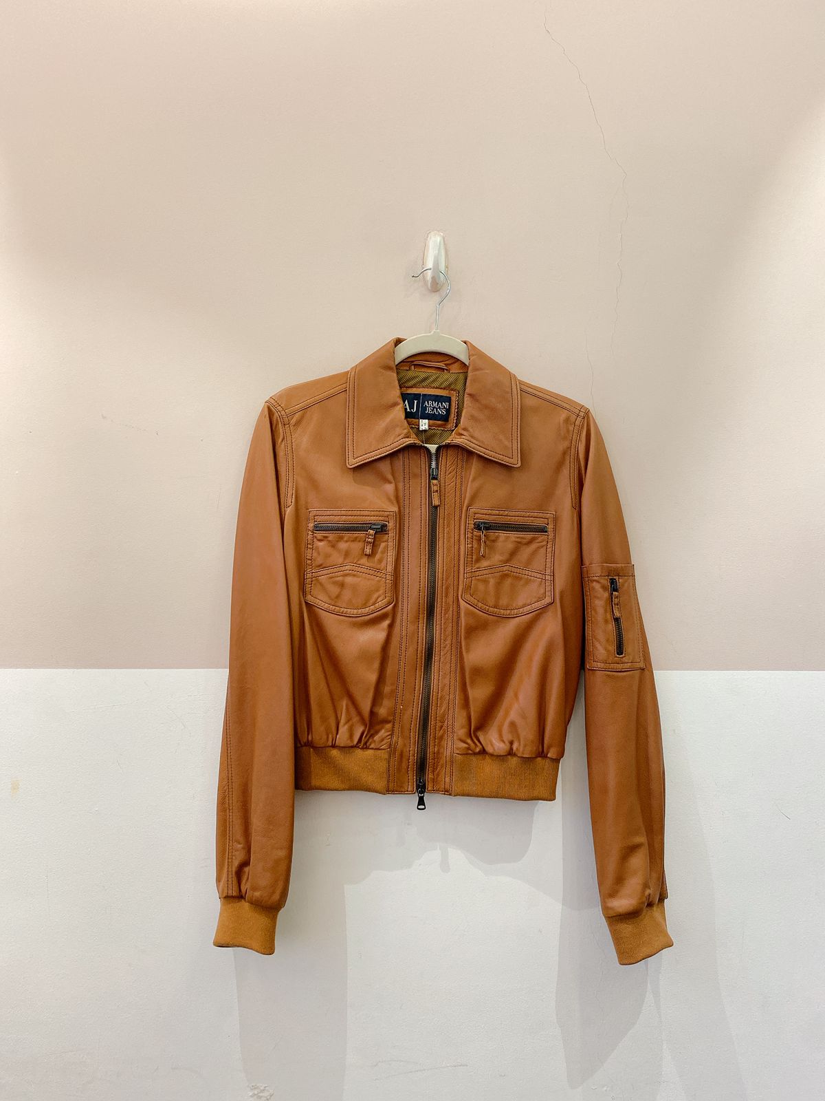 Jaqueta caramelo couro Armani Jeans P - Imagem 2