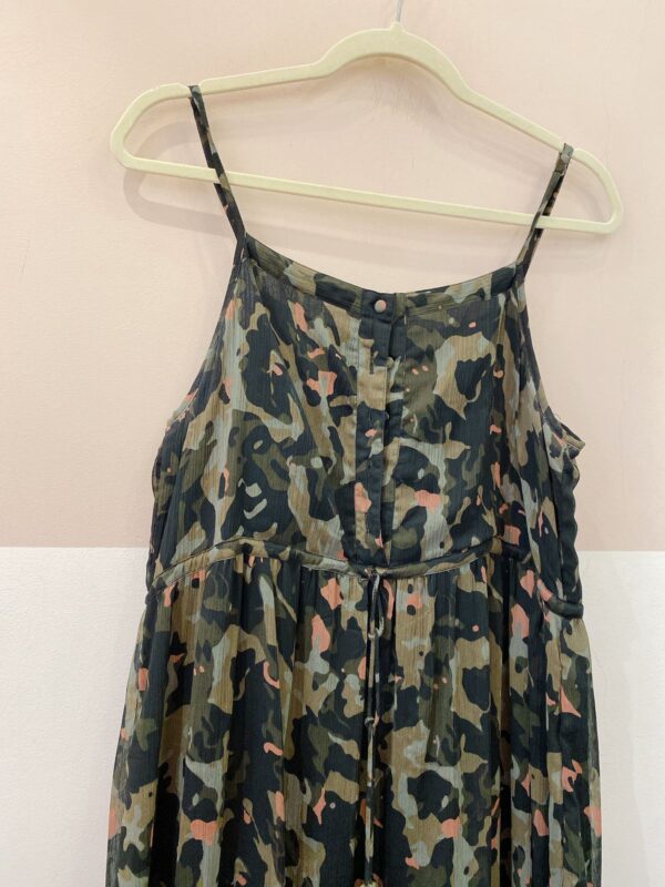 Vestido midi camuflado verde Farm M - Imagem 3