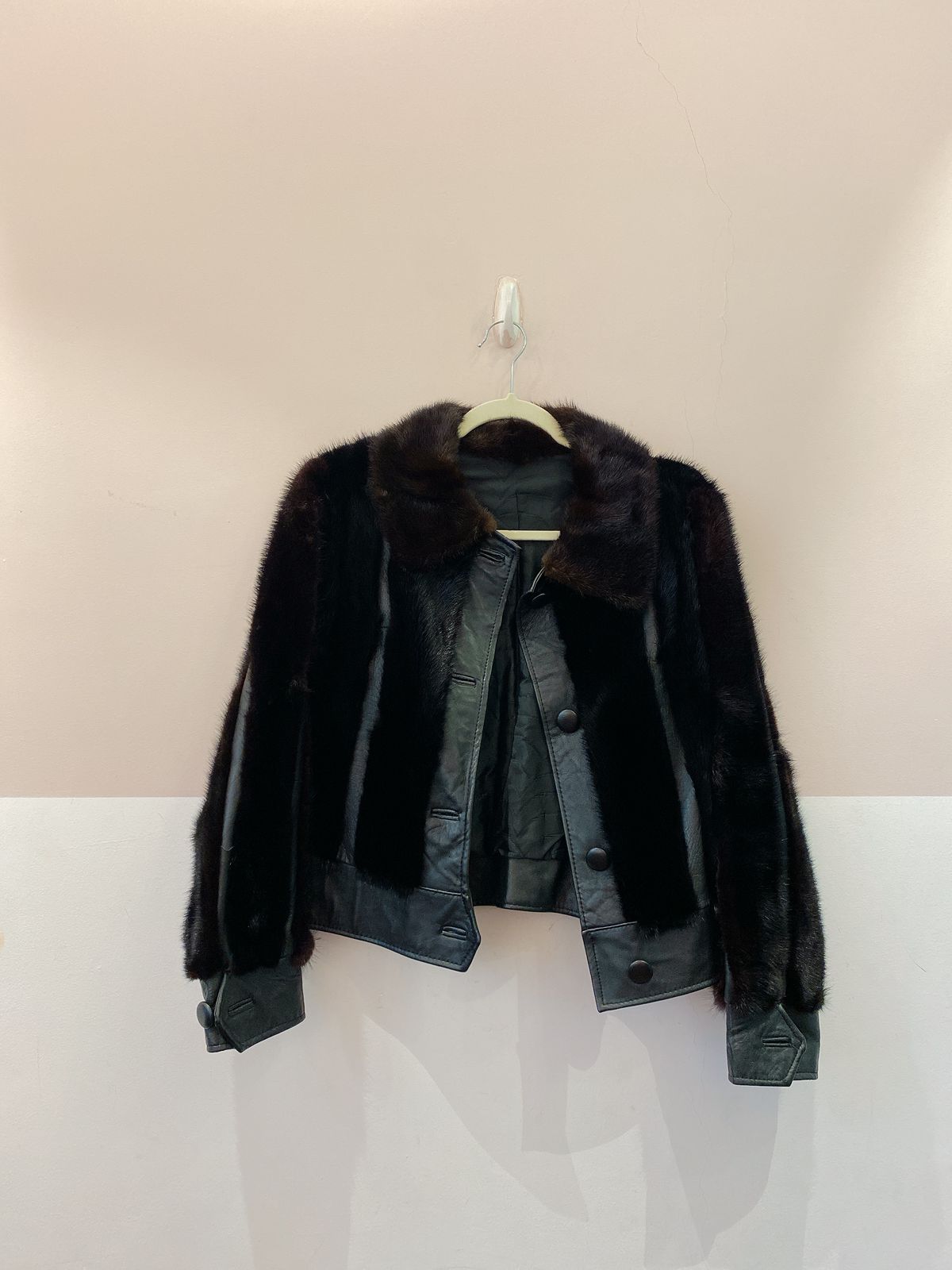 Jaqueta couro preta pelos P - Imagem 2