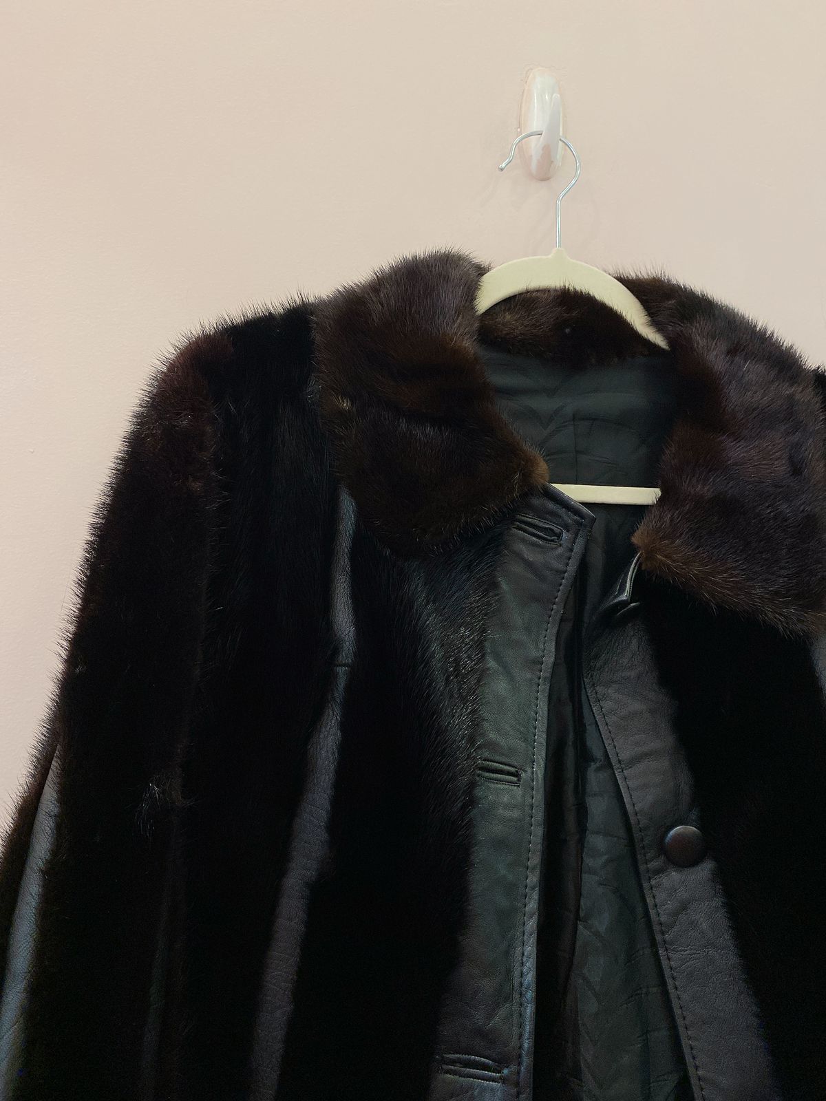 Jaqueta couro preta pelos P - Imagem 4
