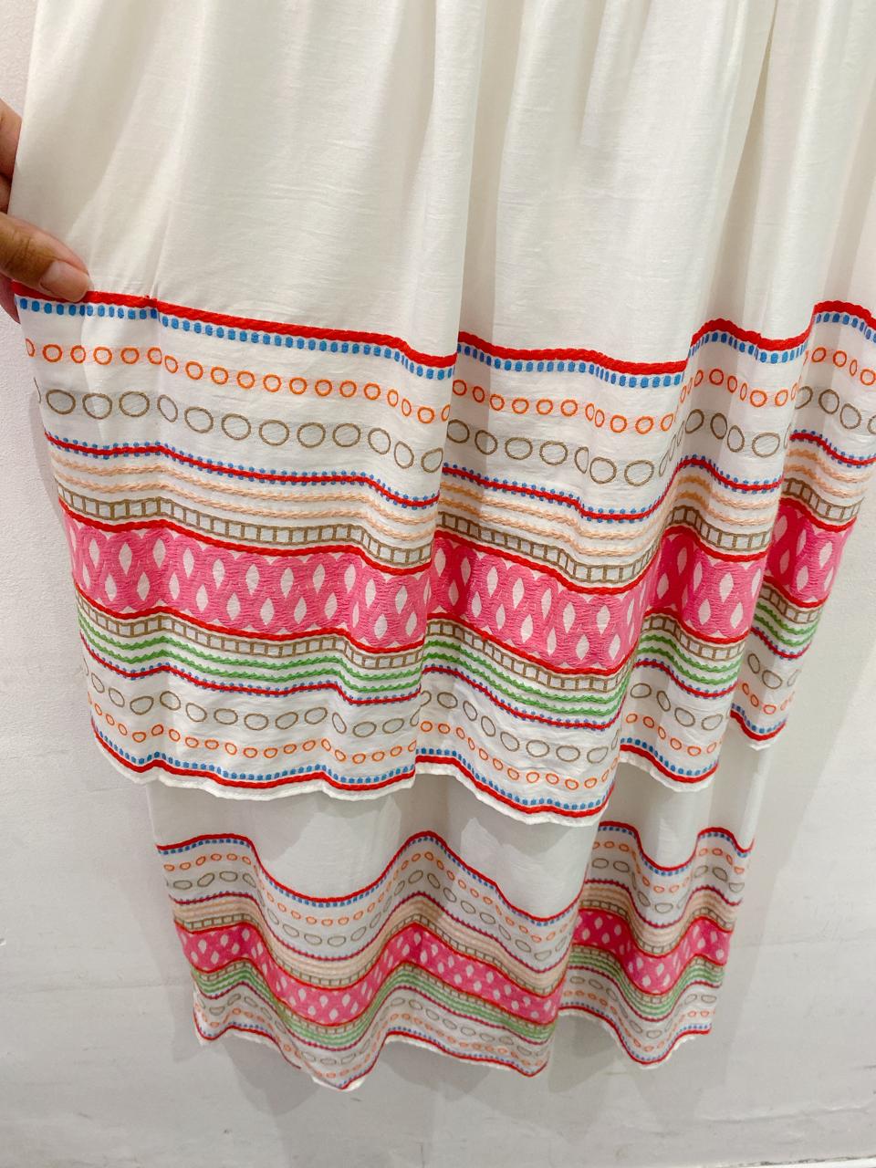 Vestido midi branco bordado Fernanda Di Biase P - Imagem 6