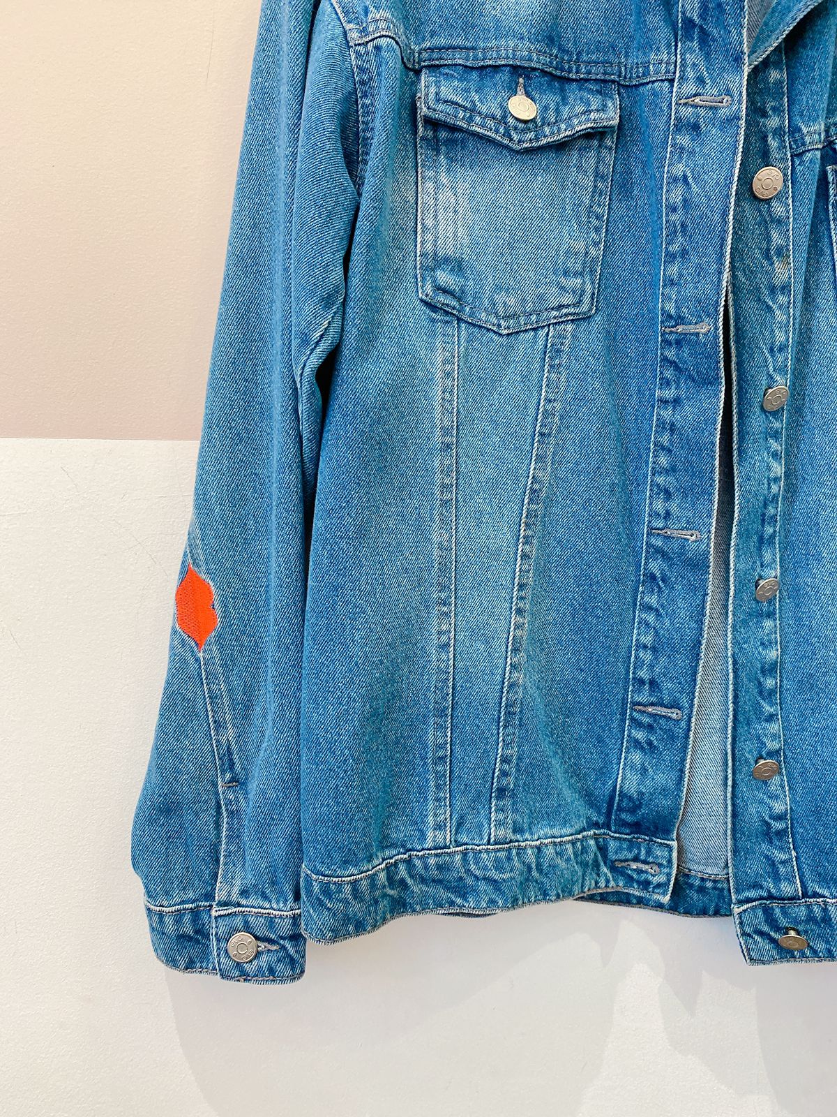 Jaqueta jeans love EVA 34 - Imagem 6