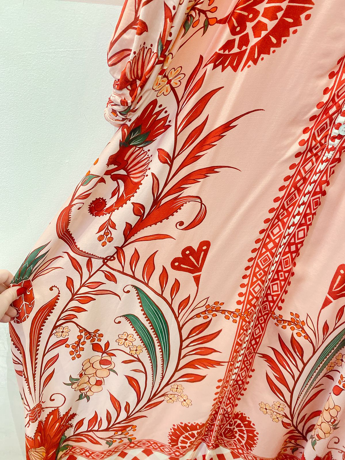 Vestido midi rosa estampado Farm P - Imagem 4