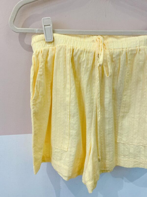 Short amarelo textura Muna 38 - Imagem 5