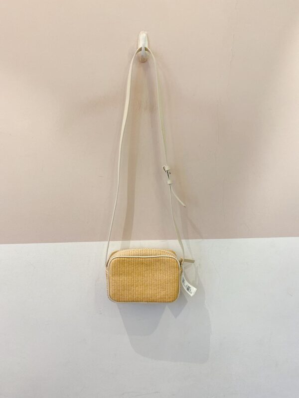 Bolsinha tiracolo palha Arezzo