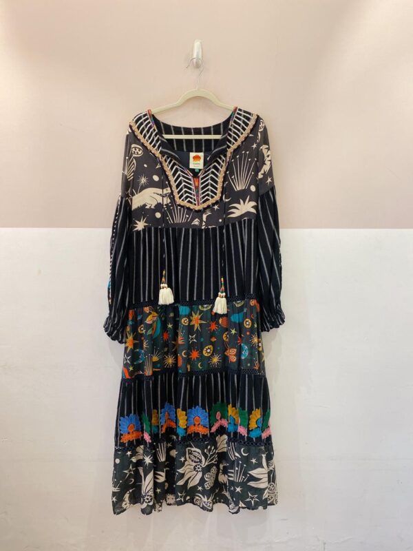 Vestido midi amplo preto estampado Farm Global P
