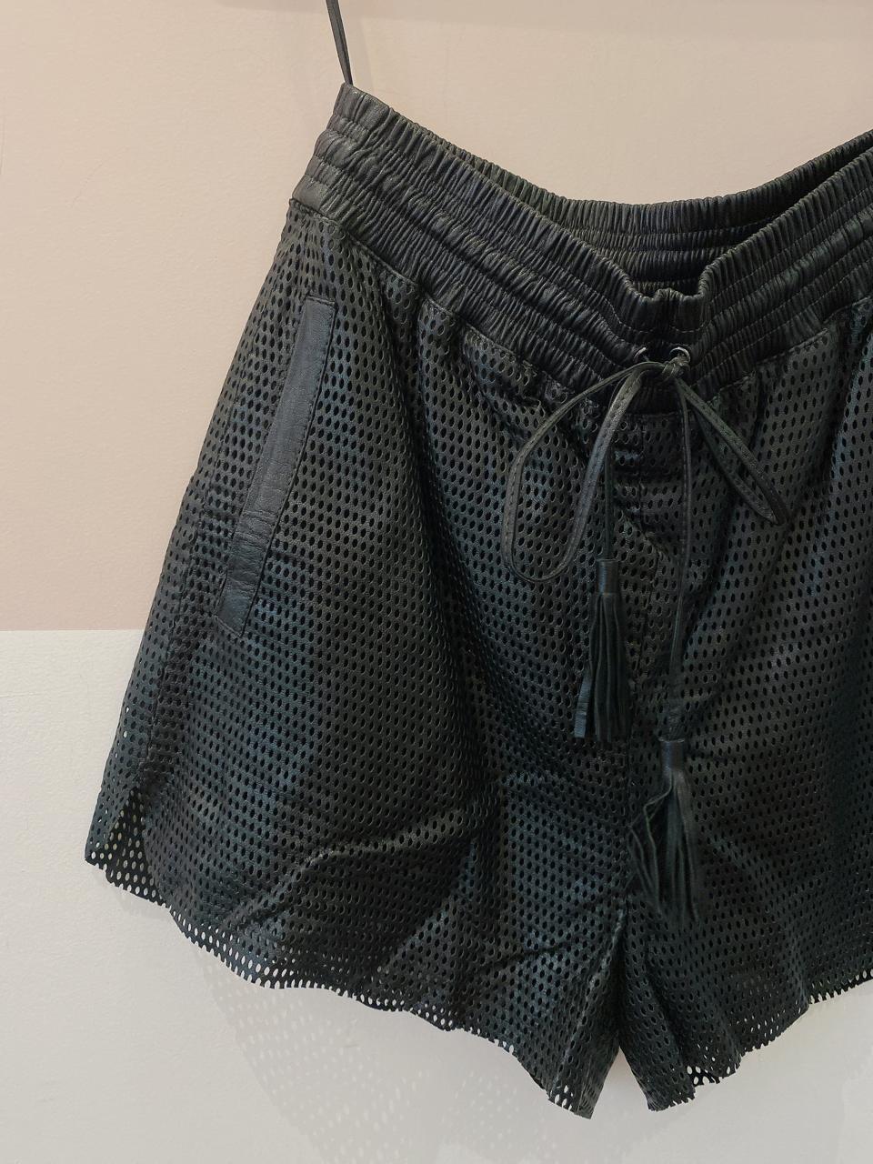 Short couro furadinho cós Carol Rossato 36 - Imagem 6