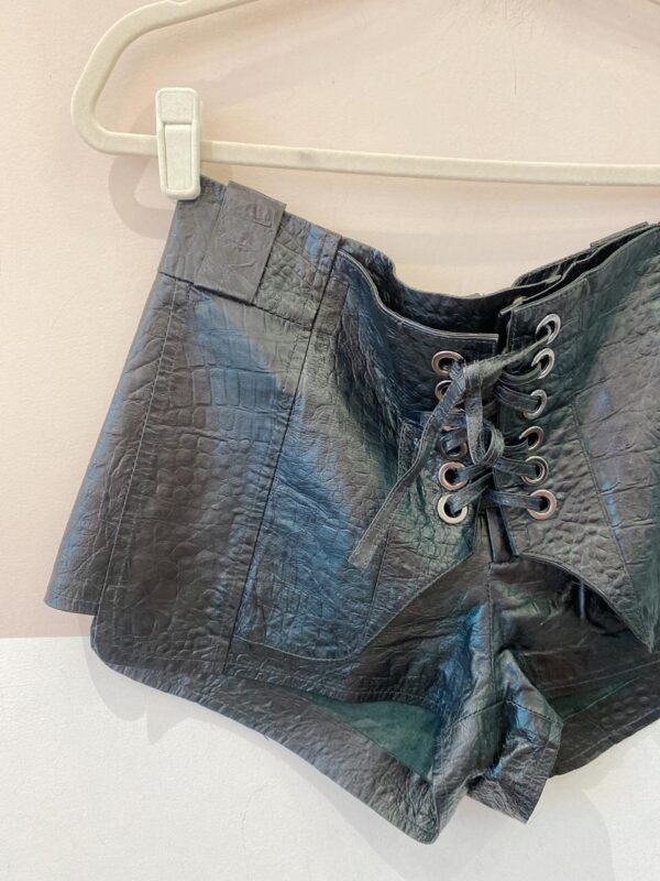 Short couro preto cadarço 34 - Imagem 3